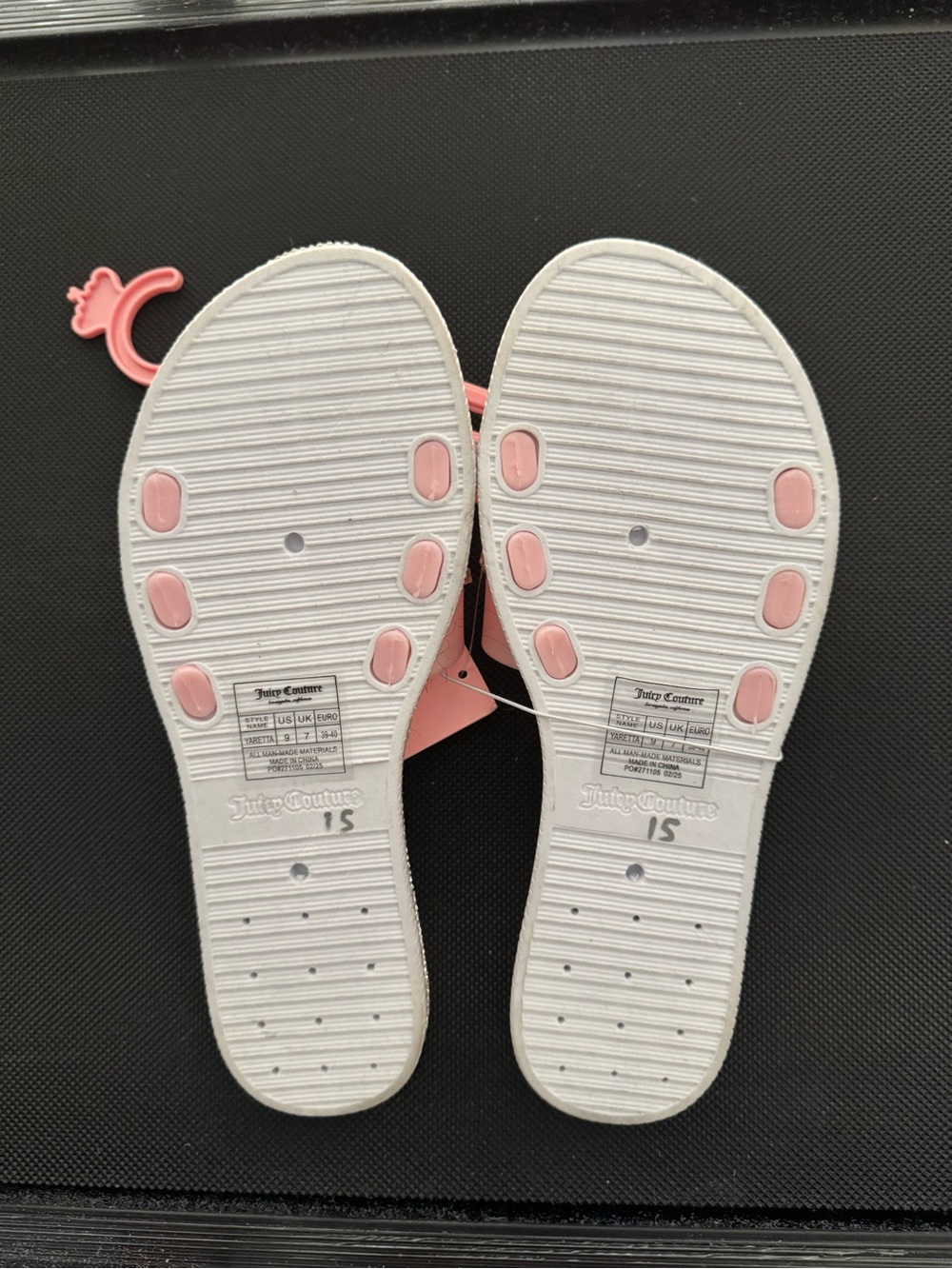 *BNWT* Juicy Couture Pink Slide Sandals with Gold Chain &  Charms - Picture 6 of 7